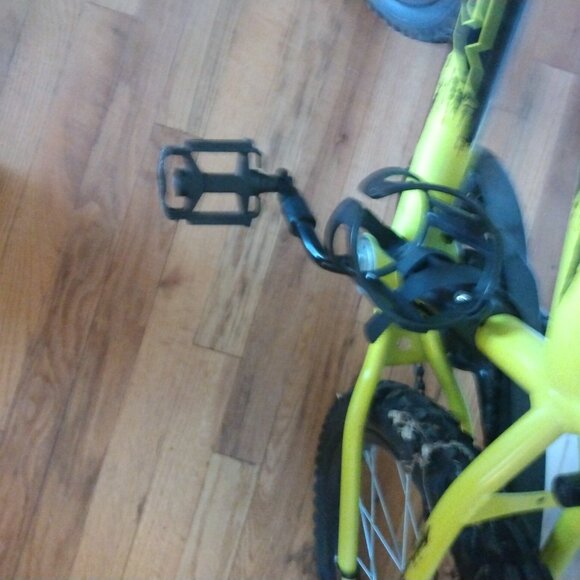 18 in. Rock It Kids Bike for Boys Ages 4 and up, Child, Neon Powder Yellow - Picture 2 of 7